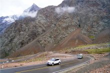 自驾新疆，探秘中国最美自驾公路深处的秘境，一天看遍四季美